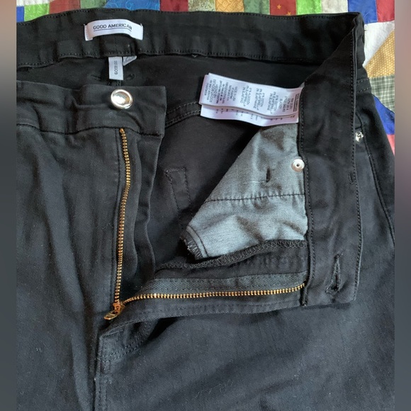 Good American Jeans - Picture 3 of 8